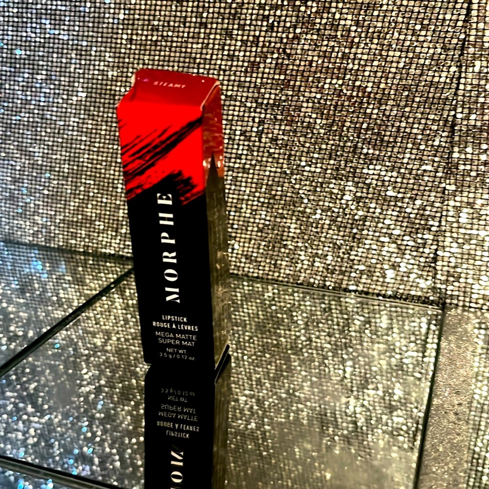 𝅺brand New morphe lipstick shade steamy rich color red
